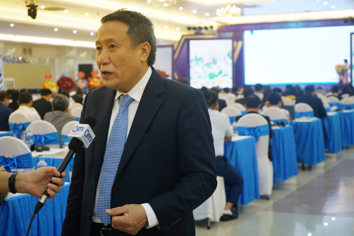 Ph&oacute; Chủ tịch Thường trực UBND tỉnh H&agrave; Sỹ Đồng; Tổ trưởng Tổ C&ocirc;ng t&aacute;c x&acirc;y dựng đề &aacute;n Khu Kinh tế Thương mại xuy&ecirc;n bi&ecirc;n giới chung tỉnh Quảng Trị ph&aacute;t biểu tại hội thảo